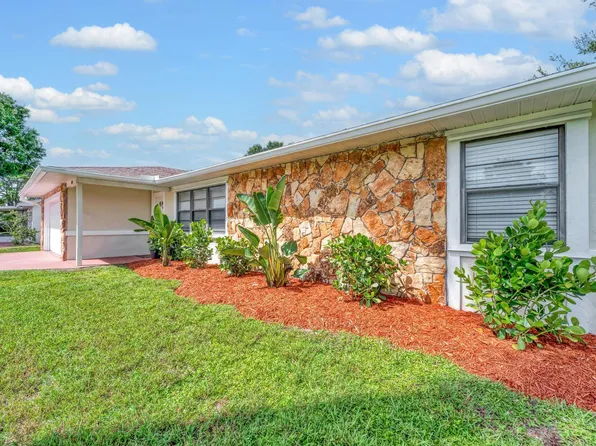1131 SE Puritan Lane, Port St Lucie, FL 34983