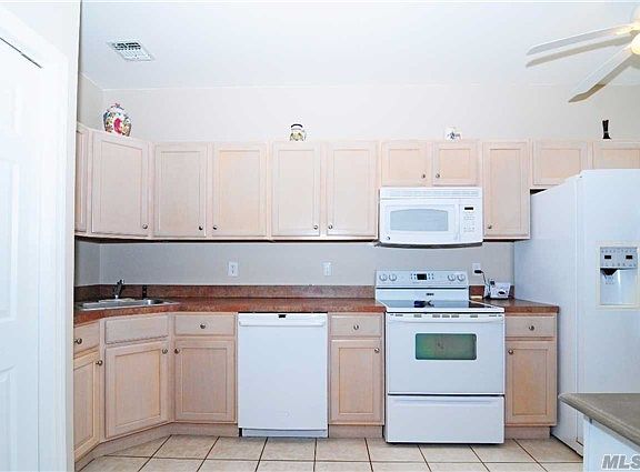 5th image of 9 Brookville Way