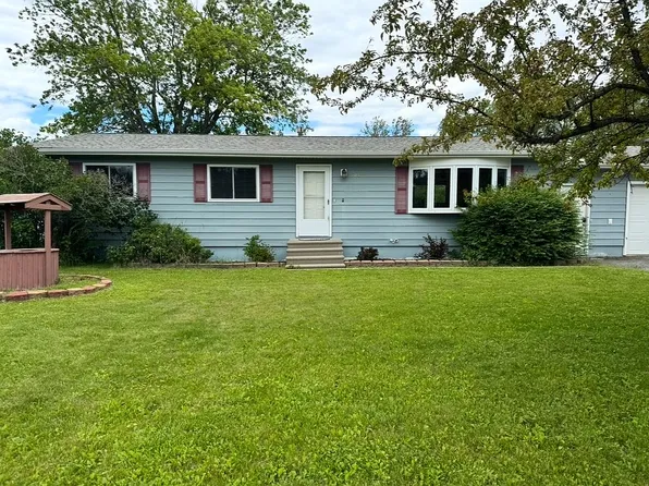 706 16th St E, International Falls, MN 56649