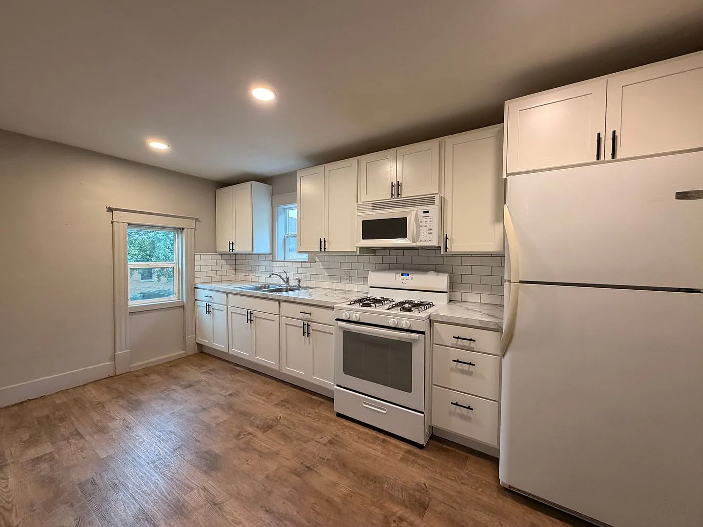 01339 - Van Buren 3361 — Photo 4