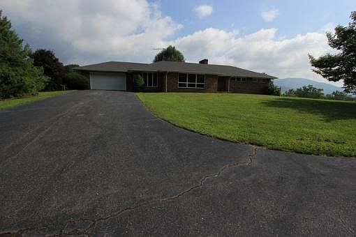 1st image of 219 Cherrywood Ln