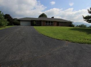 219 Cherrywood Ln, Independence, VA 24348