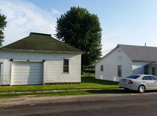 363 Locust St, Eldred, IL 62027