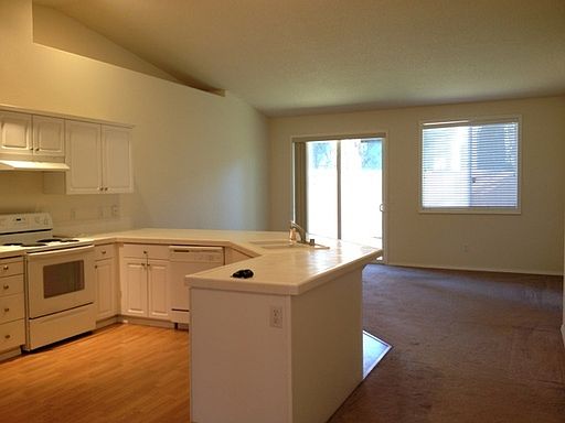 2nd image of 8901 NE 20th Pl