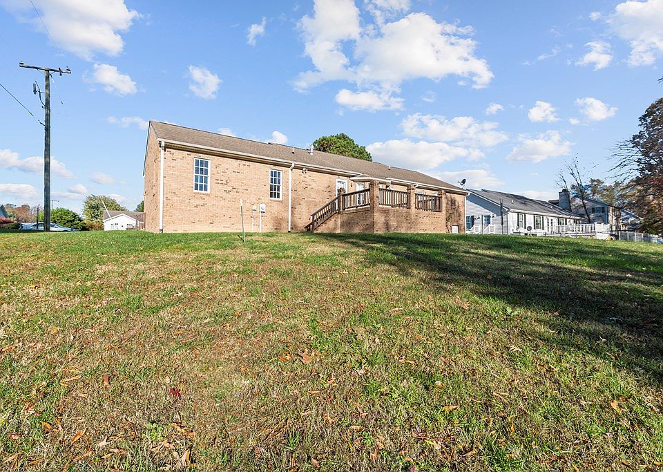 1329 Hoskins Dr, Tappahannock, VA 22560 Zillow