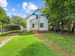 836 N Main St, Lindsborg, KS 67456