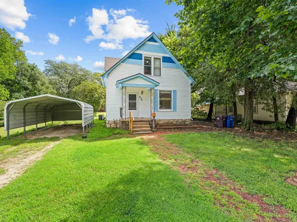 836 N Main St, Lindsborg, KS 67456