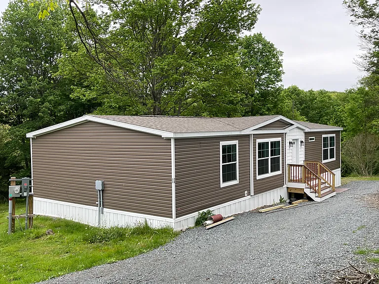 20 Glenn Ave — Photo 1