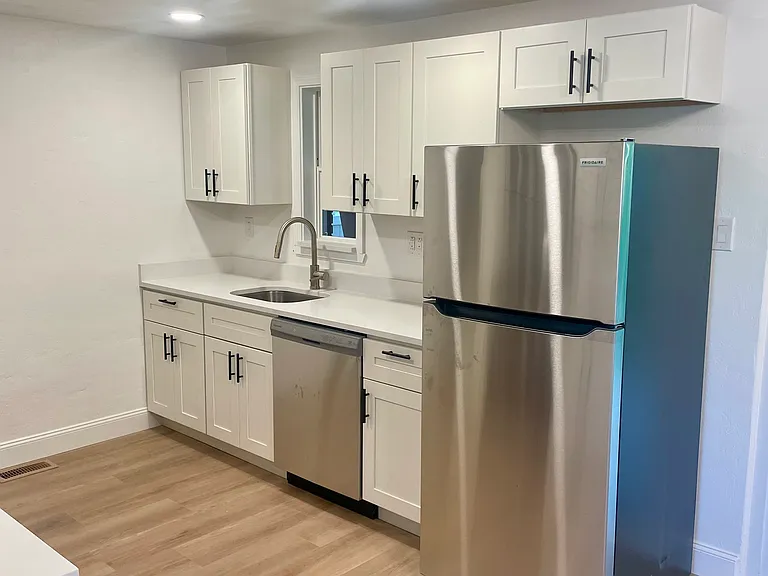 2045 Fairland St — Photo 3