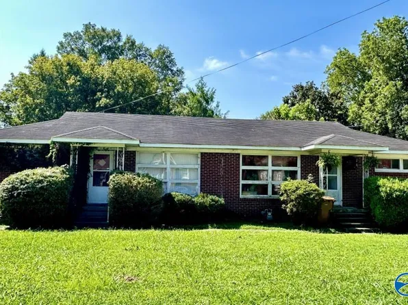 506 Hickory St SE, Hartselle, AL 35640