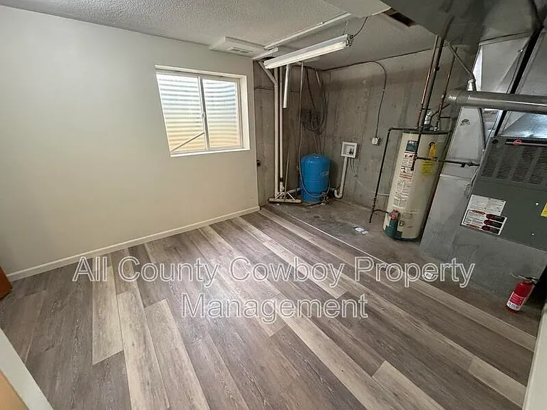 759 Crow Creek Rd — Photo 15