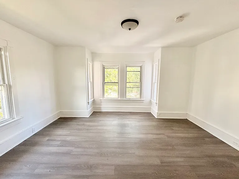 710 High St N — Photo 12