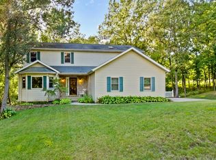 24 Essex Ave, Mackinaw, IL