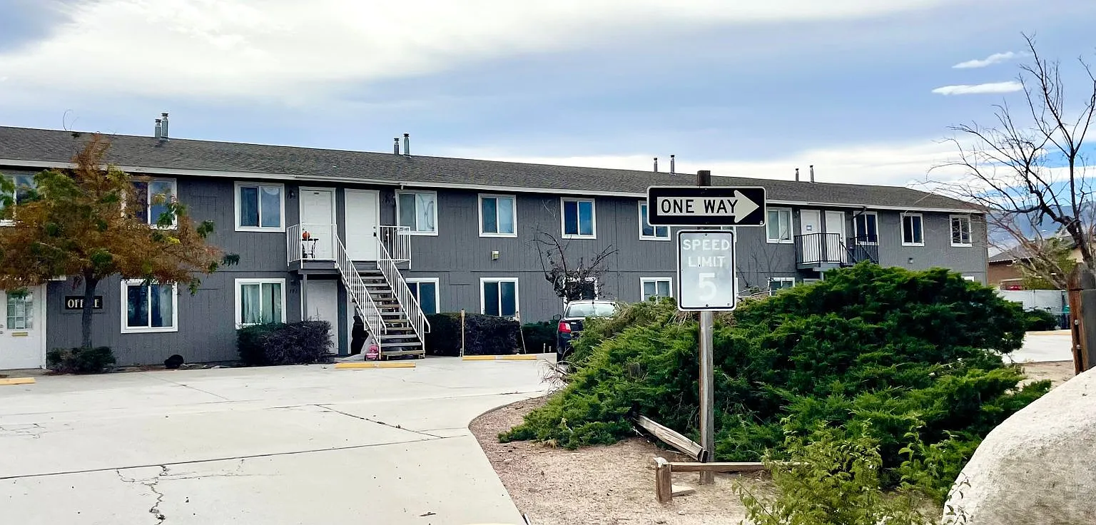 510 E 1st St, Hawthorne, NV 89415 — Photo 2