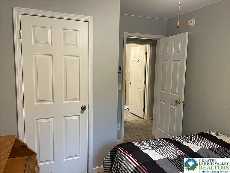 1037 Maplewood Dr — Photo 22