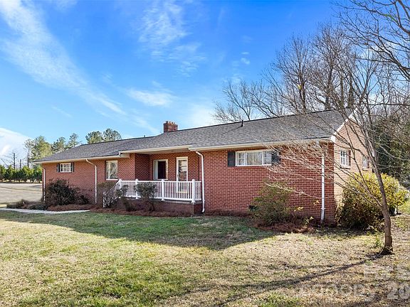 3rd image of 845 Saint Marks Church Rd