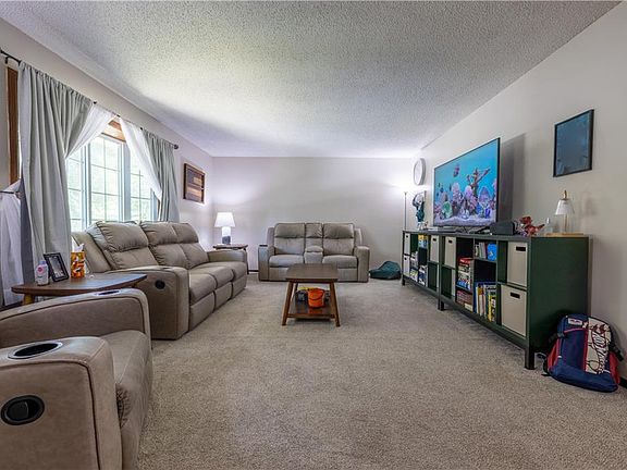5th image of 2209 N Leonard Rd
