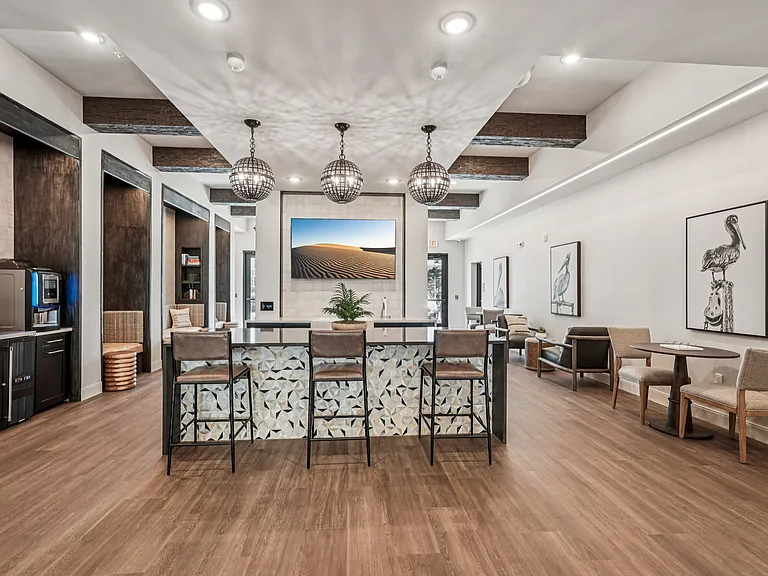 The Stadler Luxury Apartments — Photo 46