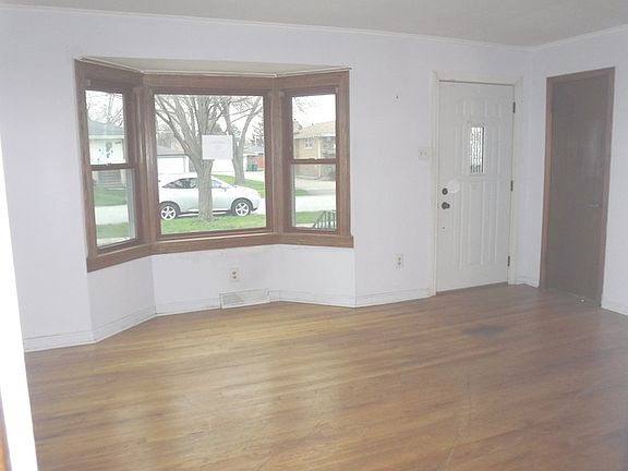 2nd image of 7008 W 95th Pl