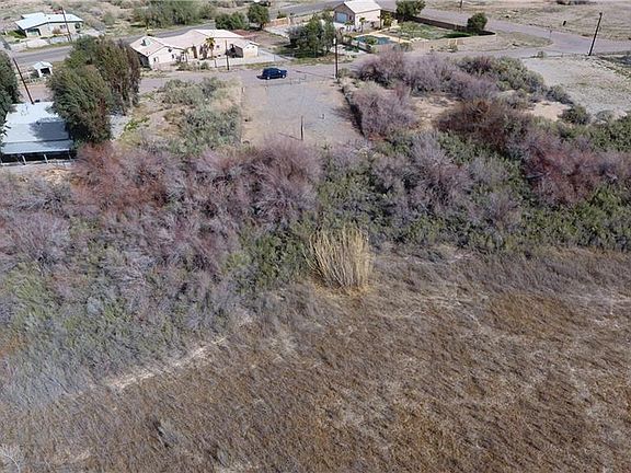 5th image of 1344 E Levee Dr