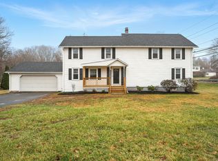 1 River Bend Ln, Windsor, CT 06095