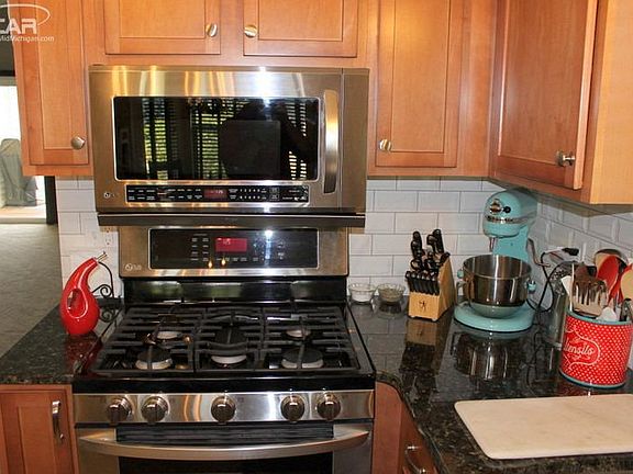 2nd image of 5154 Sandalwood Cir