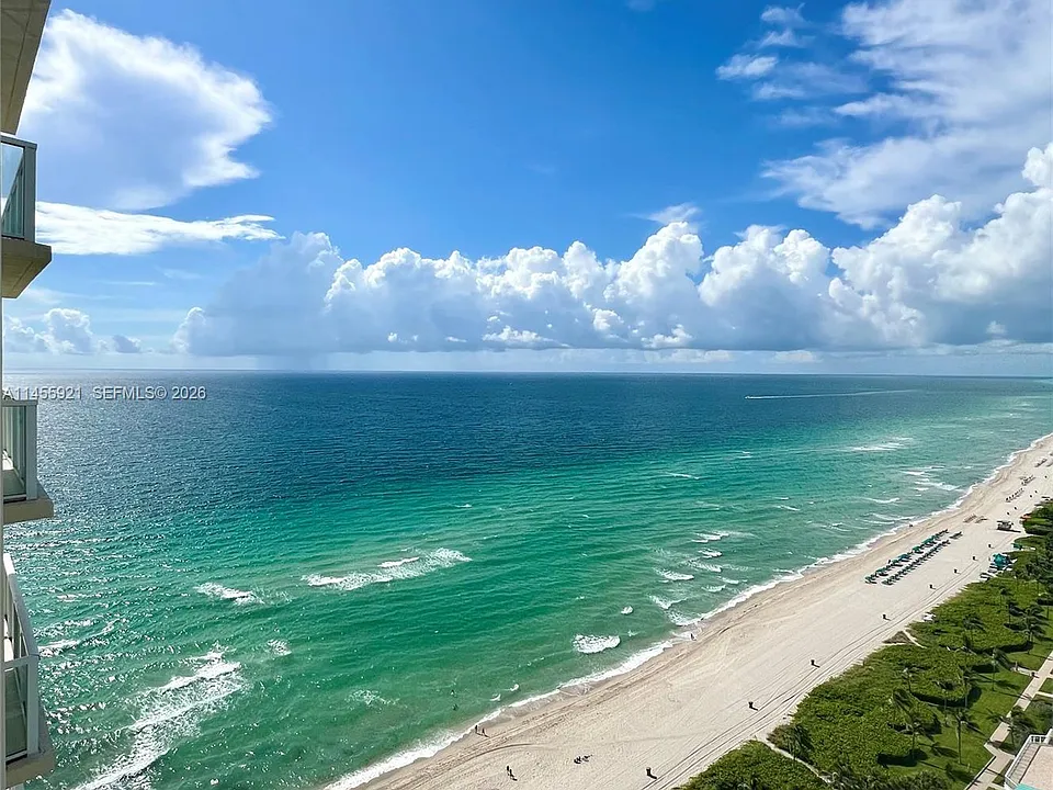 16699 Collins Ave #2501