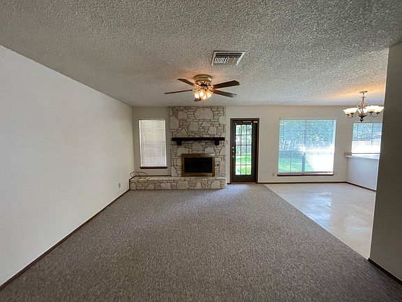 2nd image of 13927 Mission Valley