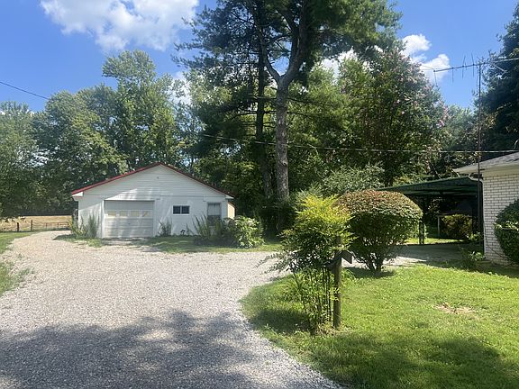 3rd image of 575 Jackson Rd