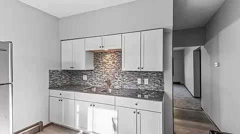 4th image of 3118 Newton Ave N #1