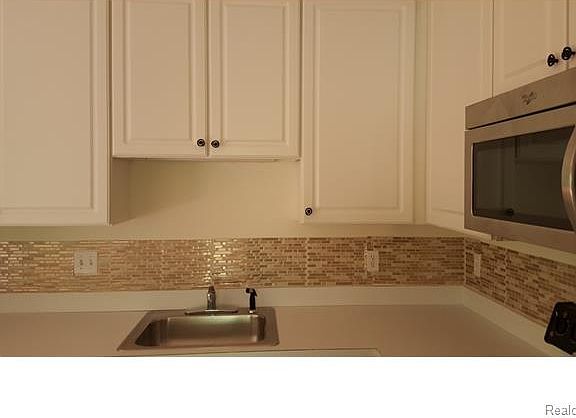 4th image of 38211 Saratoga Cir #1