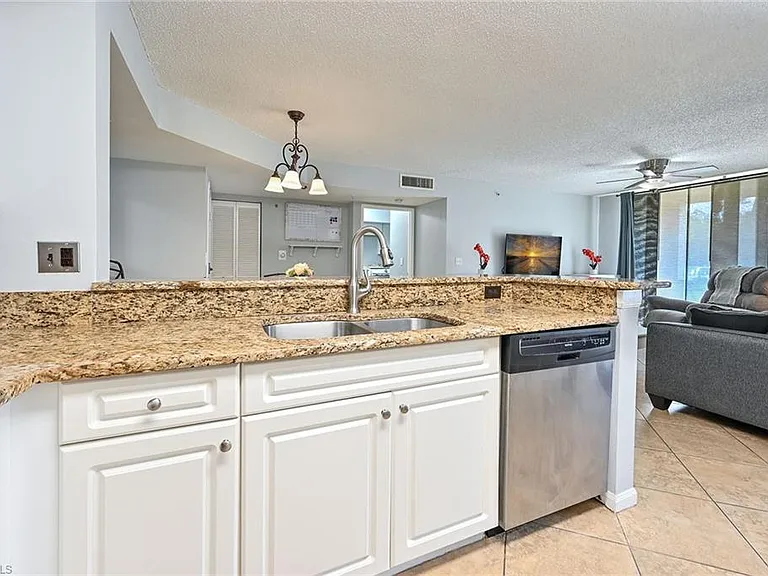 1265 Wildwood Lakes Blvd #3-103 — Photo 8