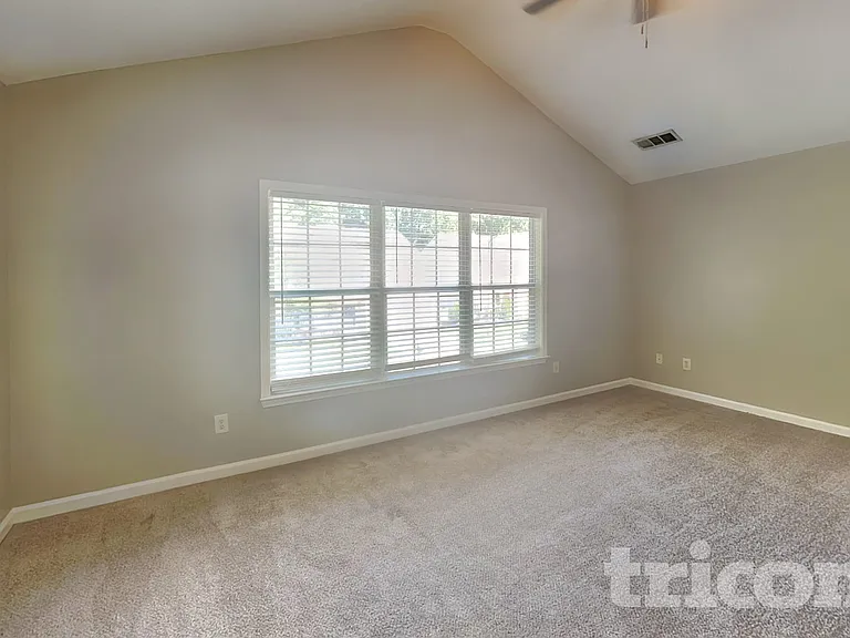 411 Yarrow Way — Photo 6