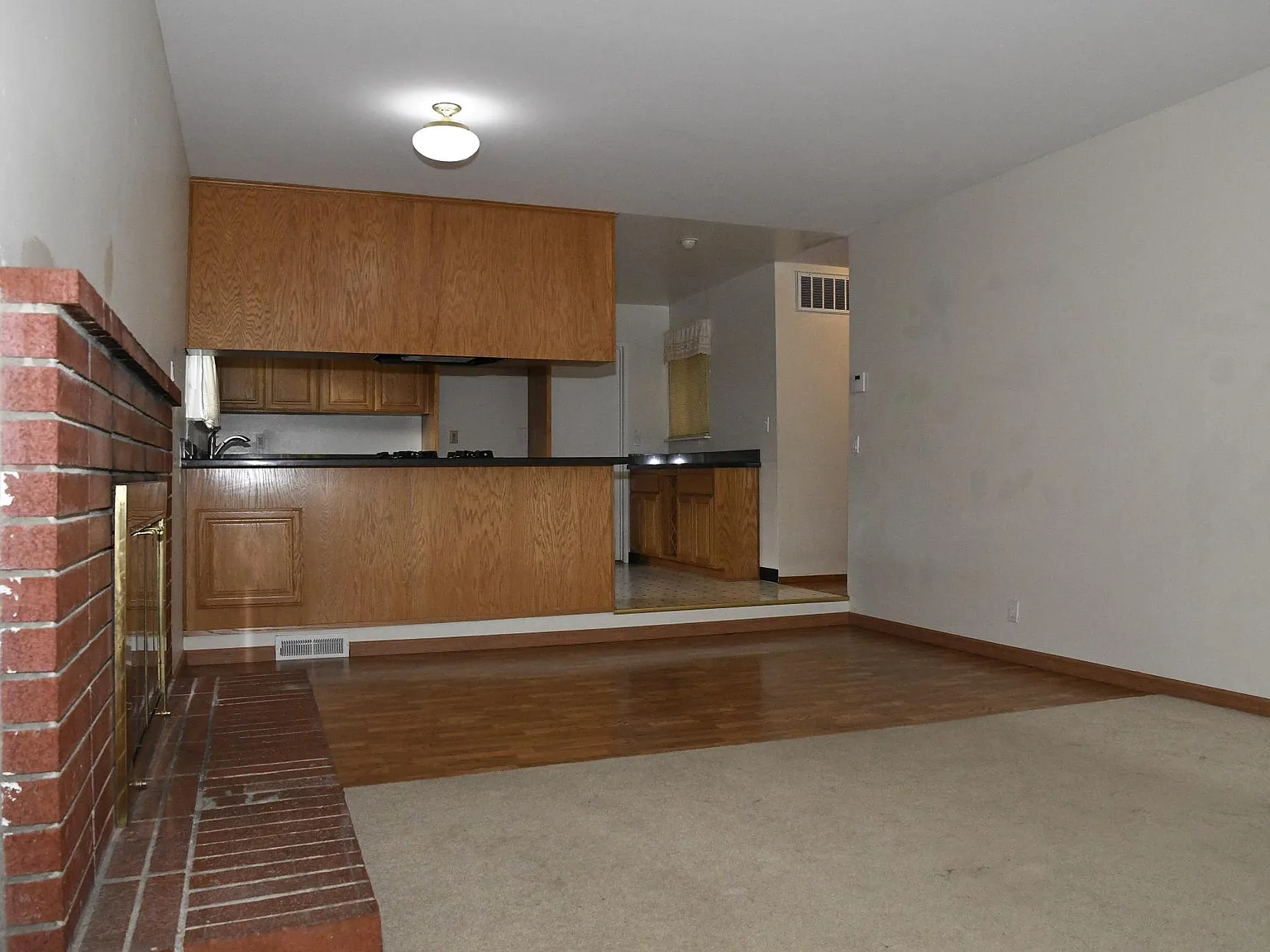 3 bed, 1423 sqft, $4,300 — Photo 4