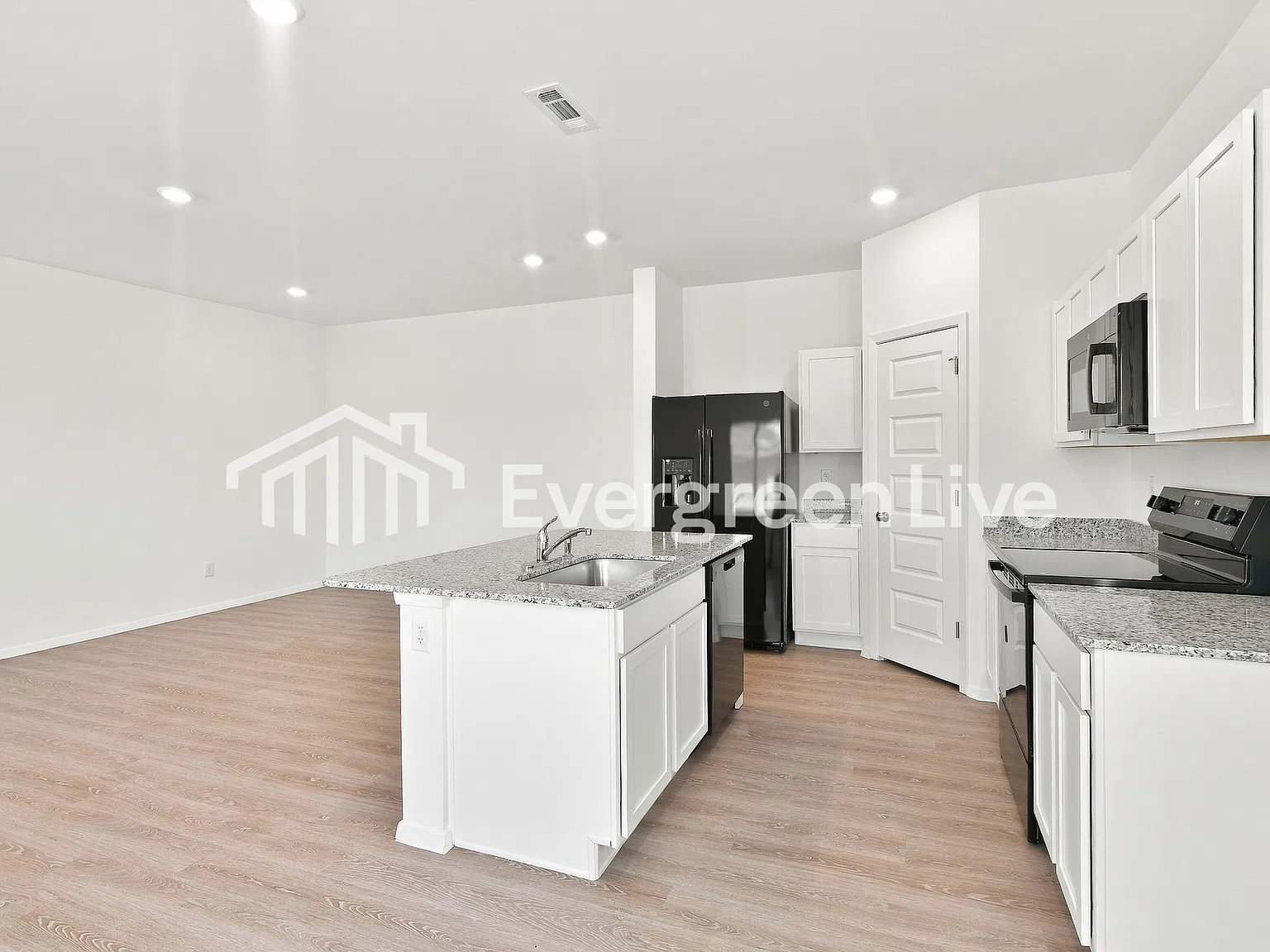 3 bed, 3.0 bath, 1430 sqft, $1,230 — Photo 4
