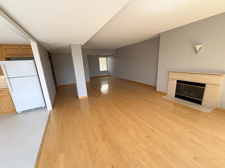 5733 Cambie St — Photo 63