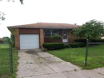 1300 Blairwood Ave photo 1