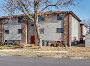 1920 Tracy Dr APT 12, Bloomington, IL 61704
