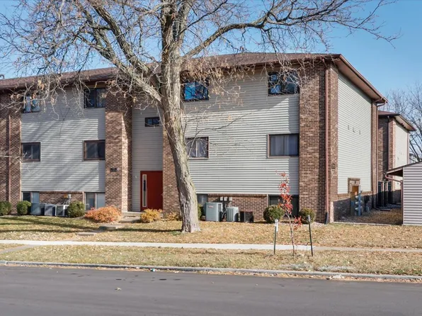 1920 Tracy Dr APT 12, Bloomington, IL 61704