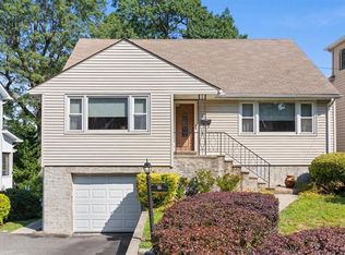 35 Tyndale Pl, Yonkers, NY 10701