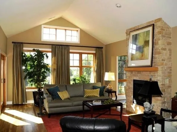 13130 Watertown Plank Rd, Elm Grove, WI 53122