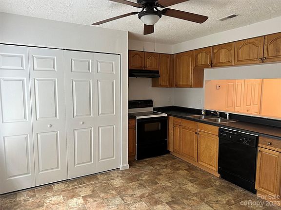 5th image of 7309 Pebblestone Dr
