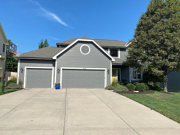 2nd image of 6710 N 153rd St