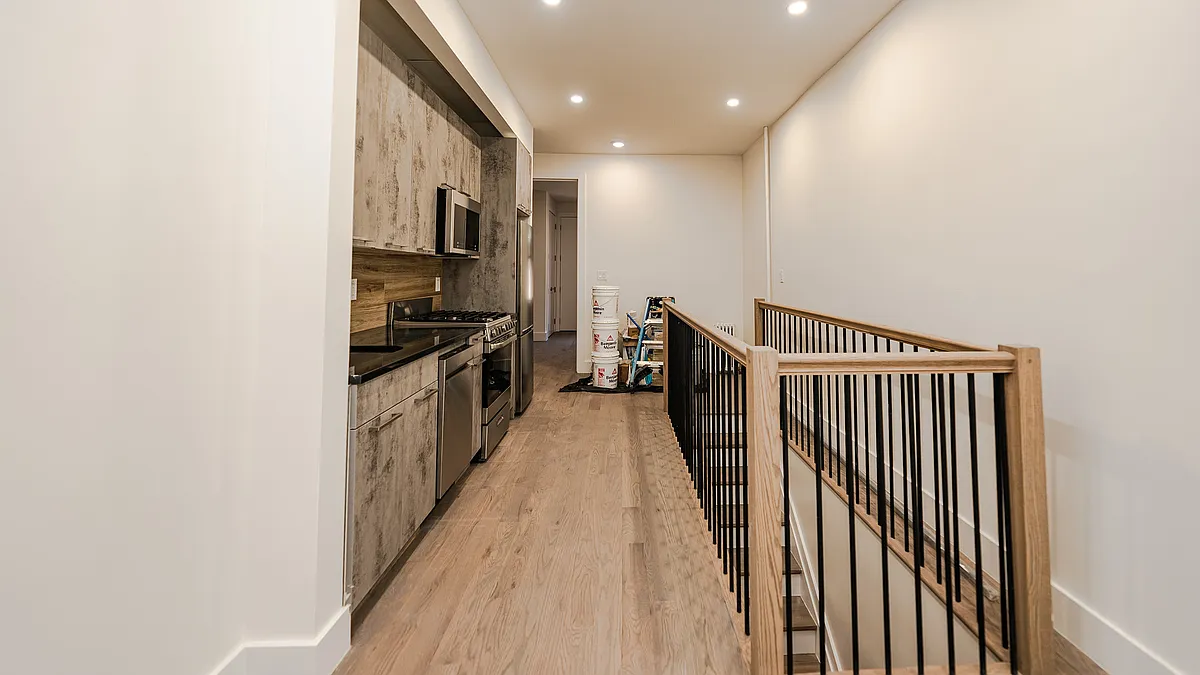 Building Photo - 305 Harman St #1R