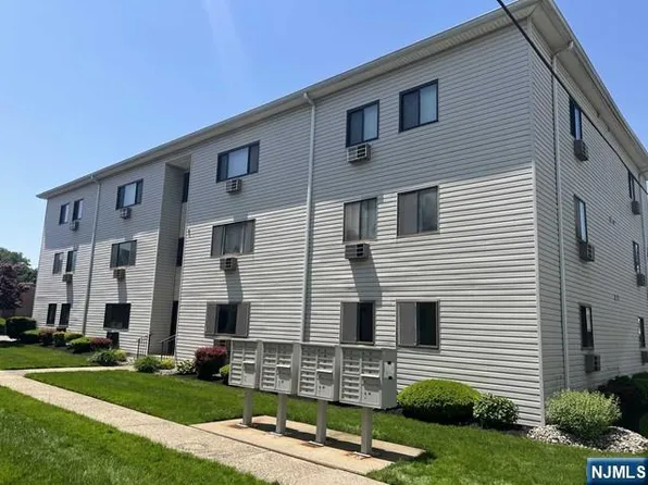 250 Grant Ave APT A2, Lyndhurst, NJ 07071