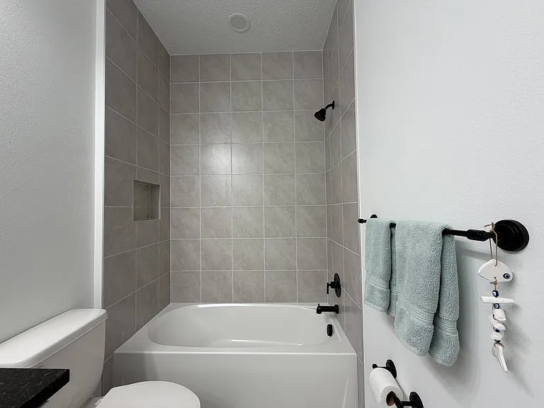 4402 Longwood — Photo 33