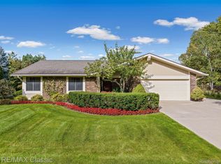 40412 Village Oaks, Novi, MI 48375