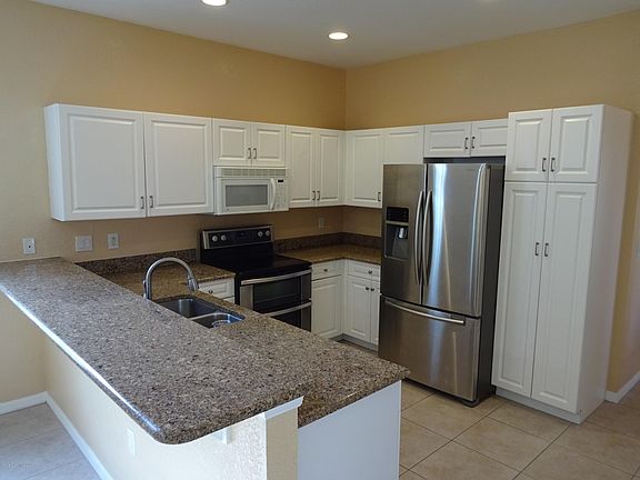 5th image of 550 Priscilla Pl