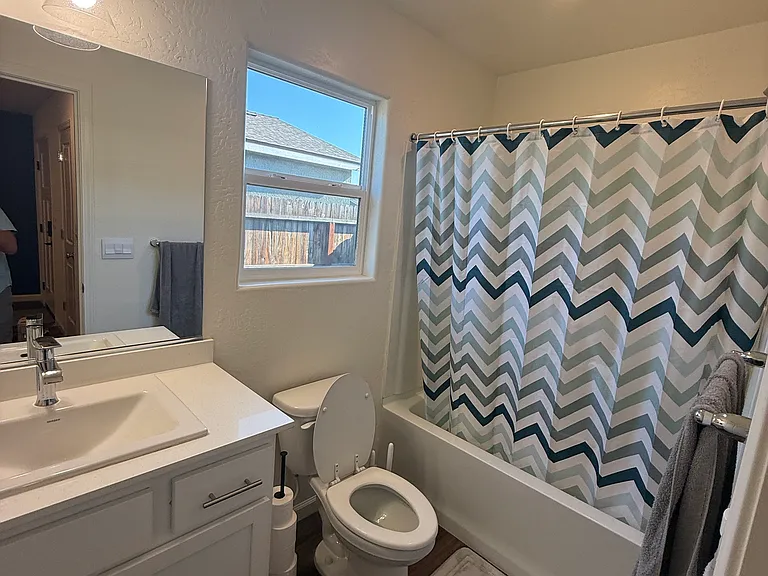 733 Veronica Ct — Photo 12