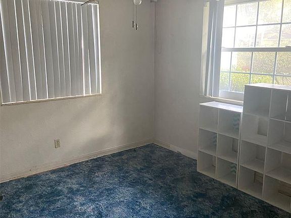 5th image of 420 W Park Ave